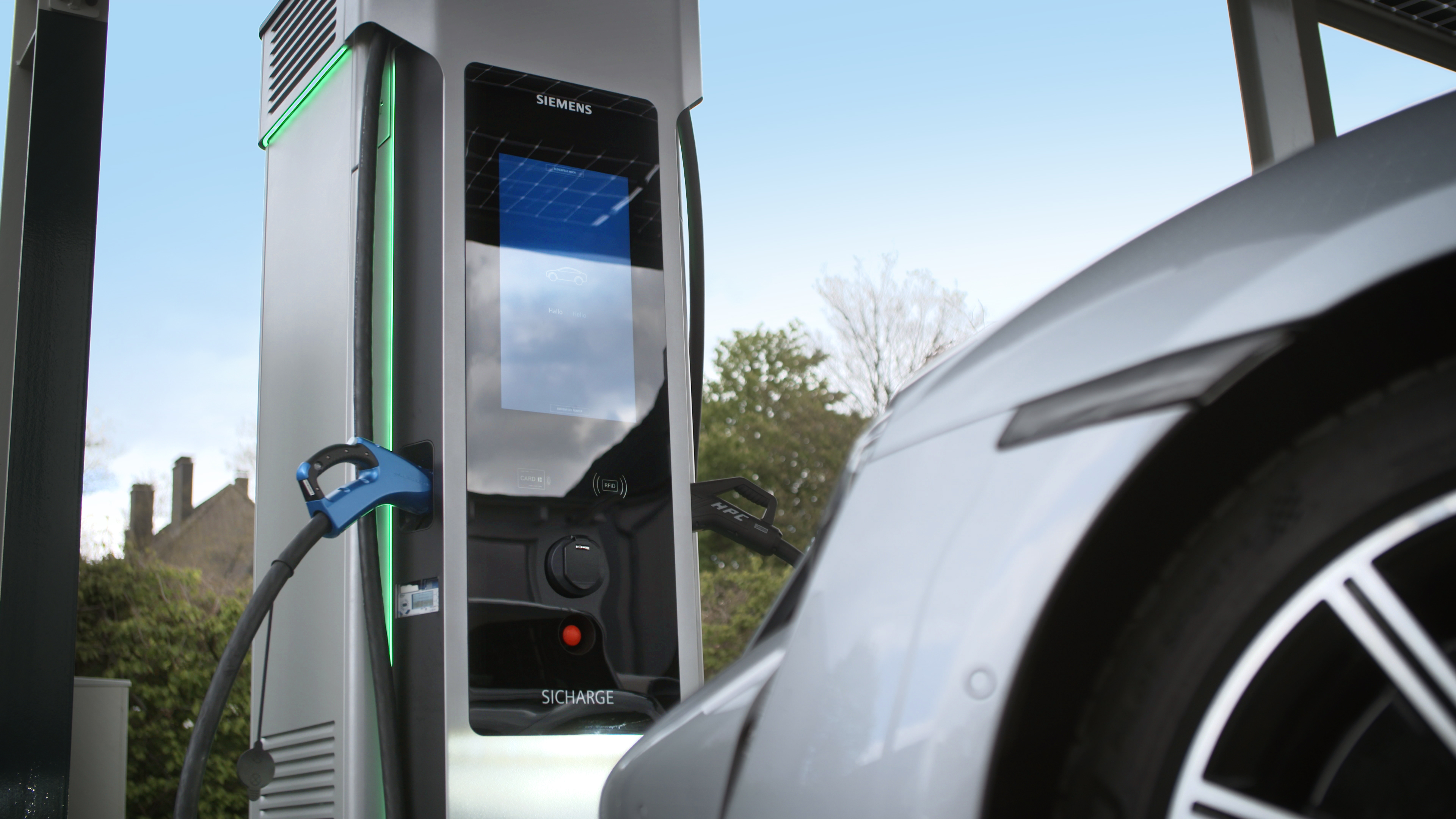 A car charging on a Siemens SICHARGE rapid charger at a Brite site, Galway